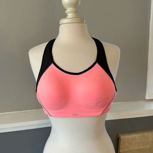 Like new VSX Victoria’s Secret sports bra 34C
